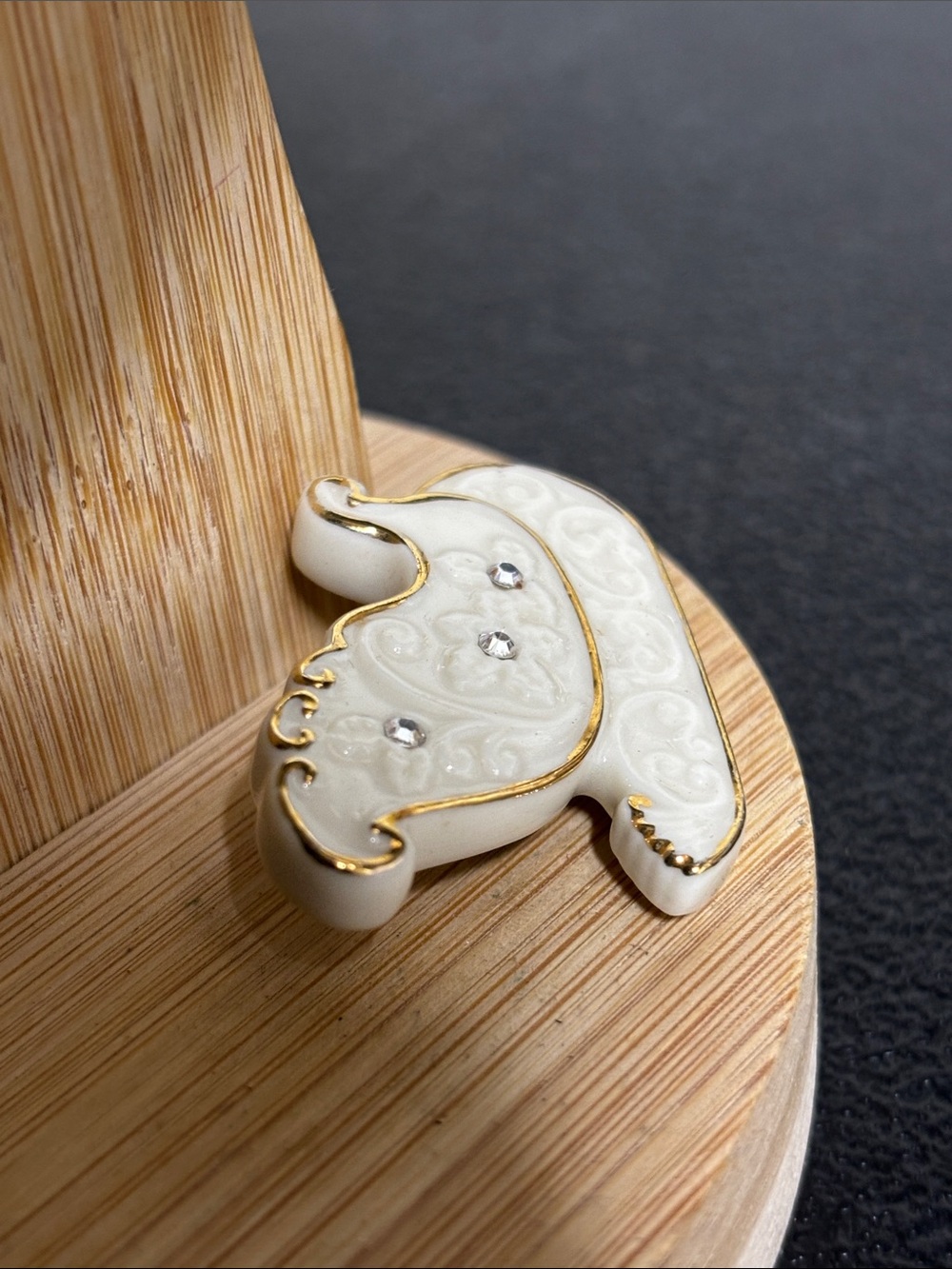Lenox Ceramic White Enamel Sleigh Brooch with Gold Trim and Rhinestones - Picture 3 of 6